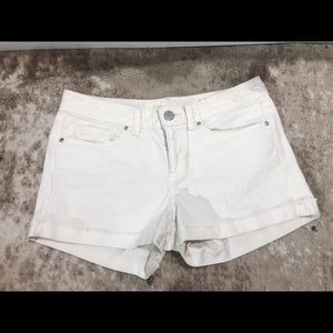 White Gap jean shorts